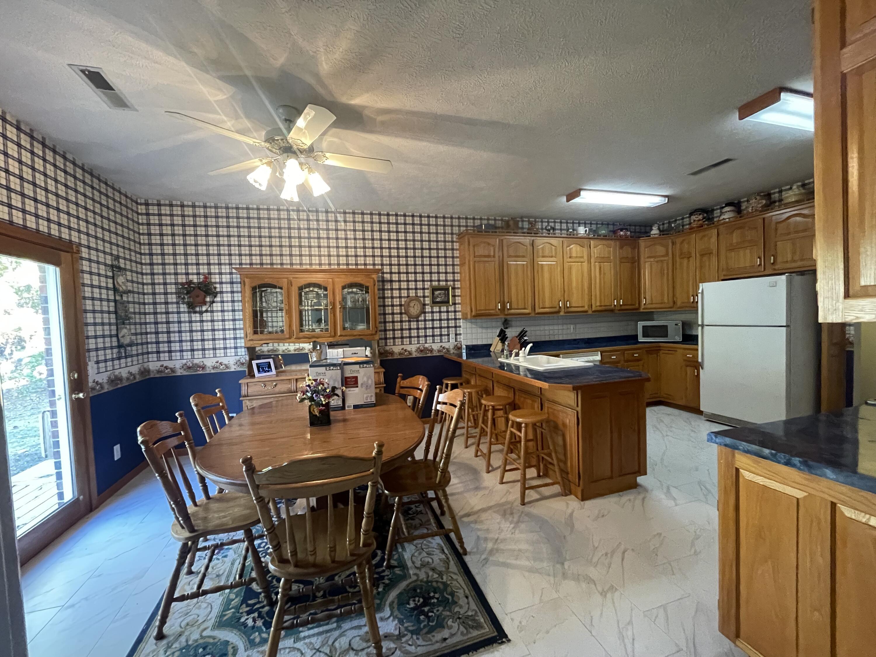 2403 Lamborn Lane Property Photo 24