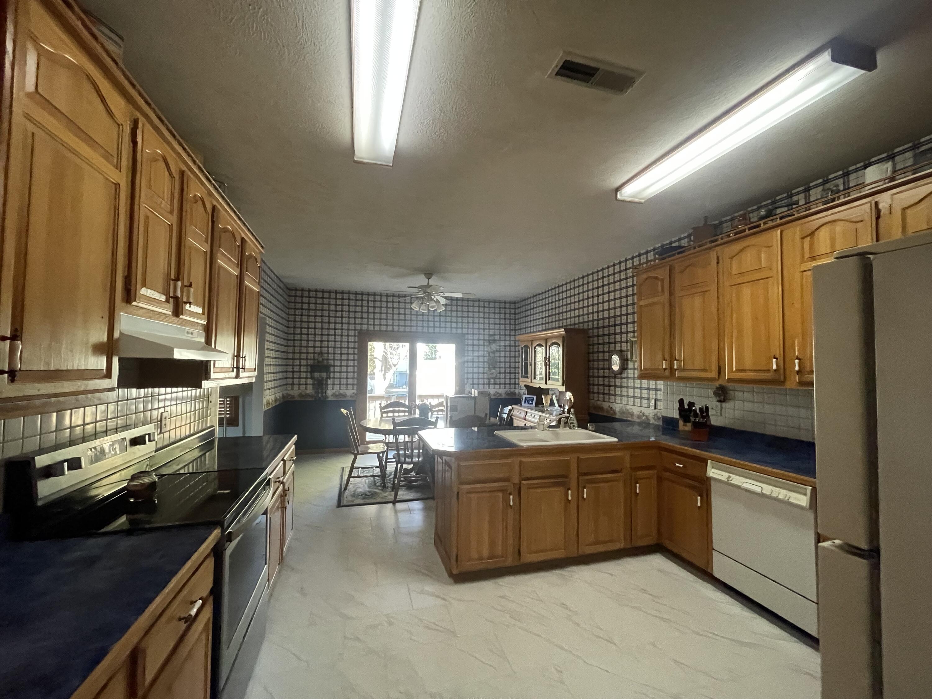 2403 Lamborn Lane Property Photo 27