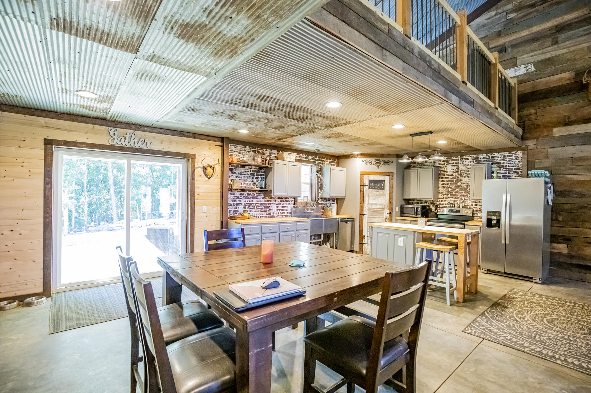 3383 P R 2212 Property Photo 24