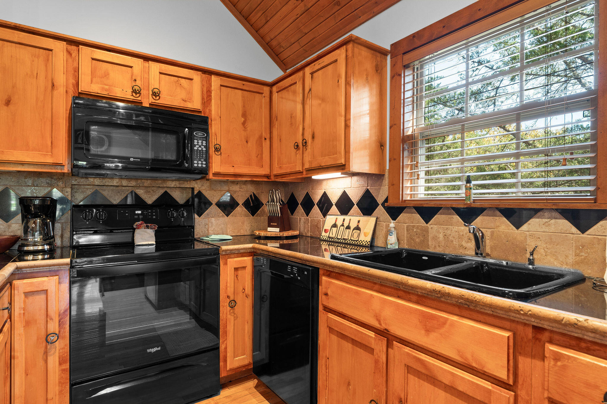 24 Baldknobber Drive Property Photo 9