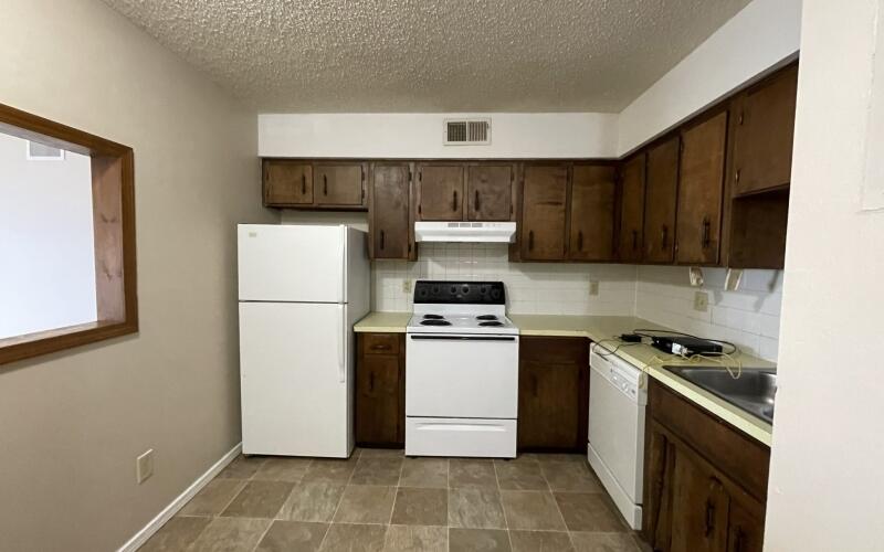 933 South Wildan Avenue Property Photo 4