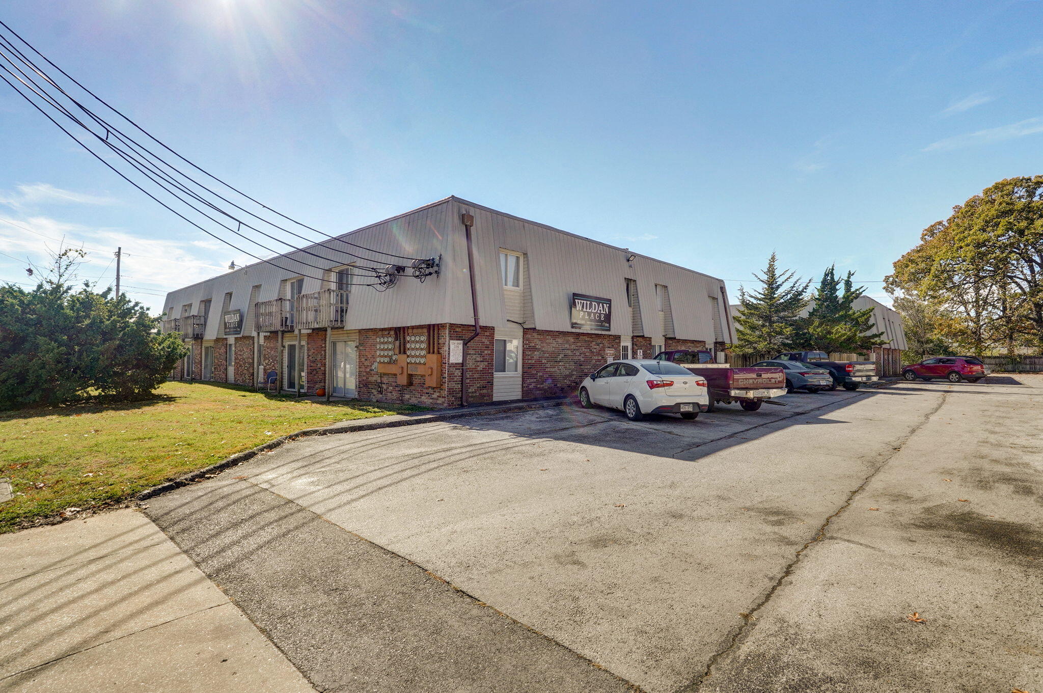 933 South Wildan Avenue Property Photo 8