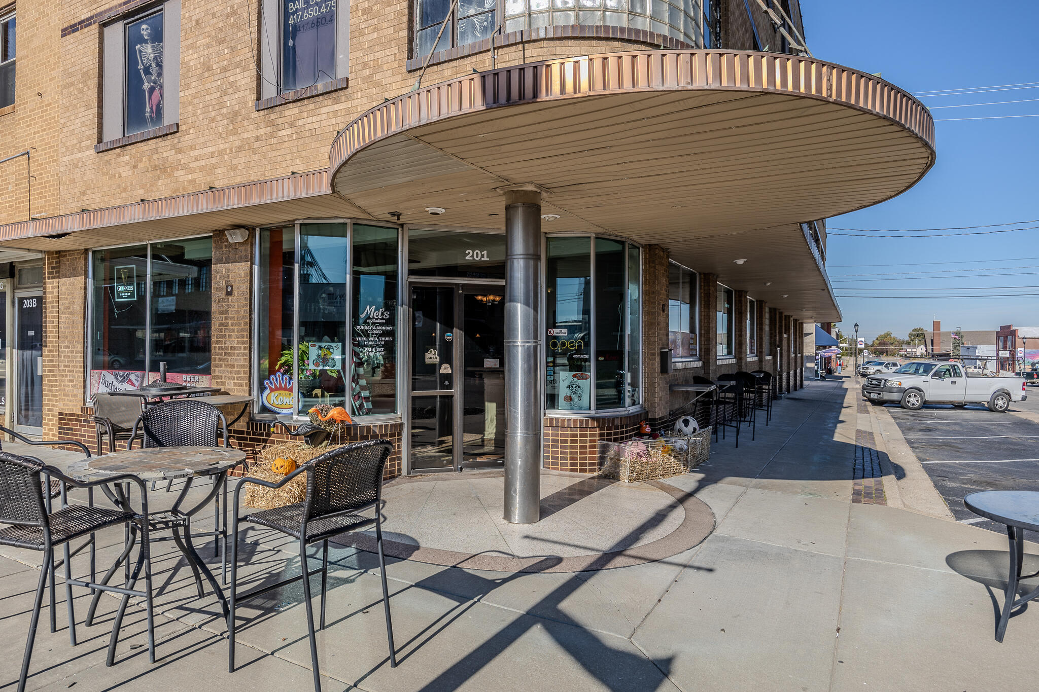 201 West Commercial Street Property Photo 2