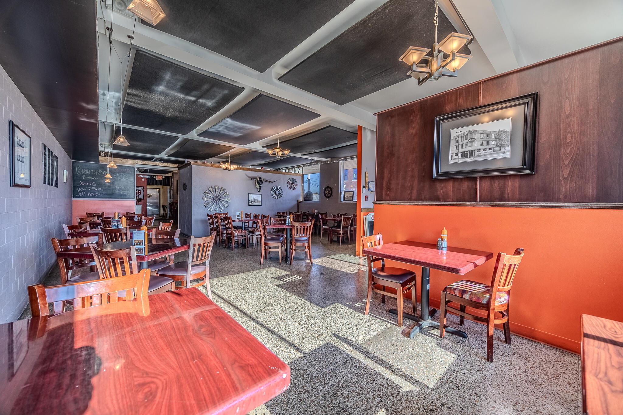 201 West Commercial Street Property Photo 8