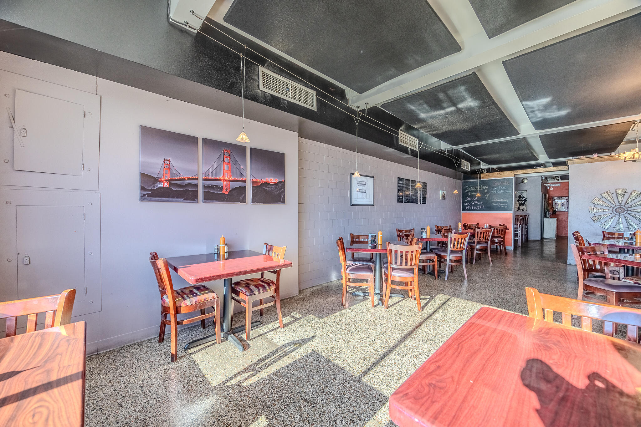 201 West Commercial Street Property Photo 9