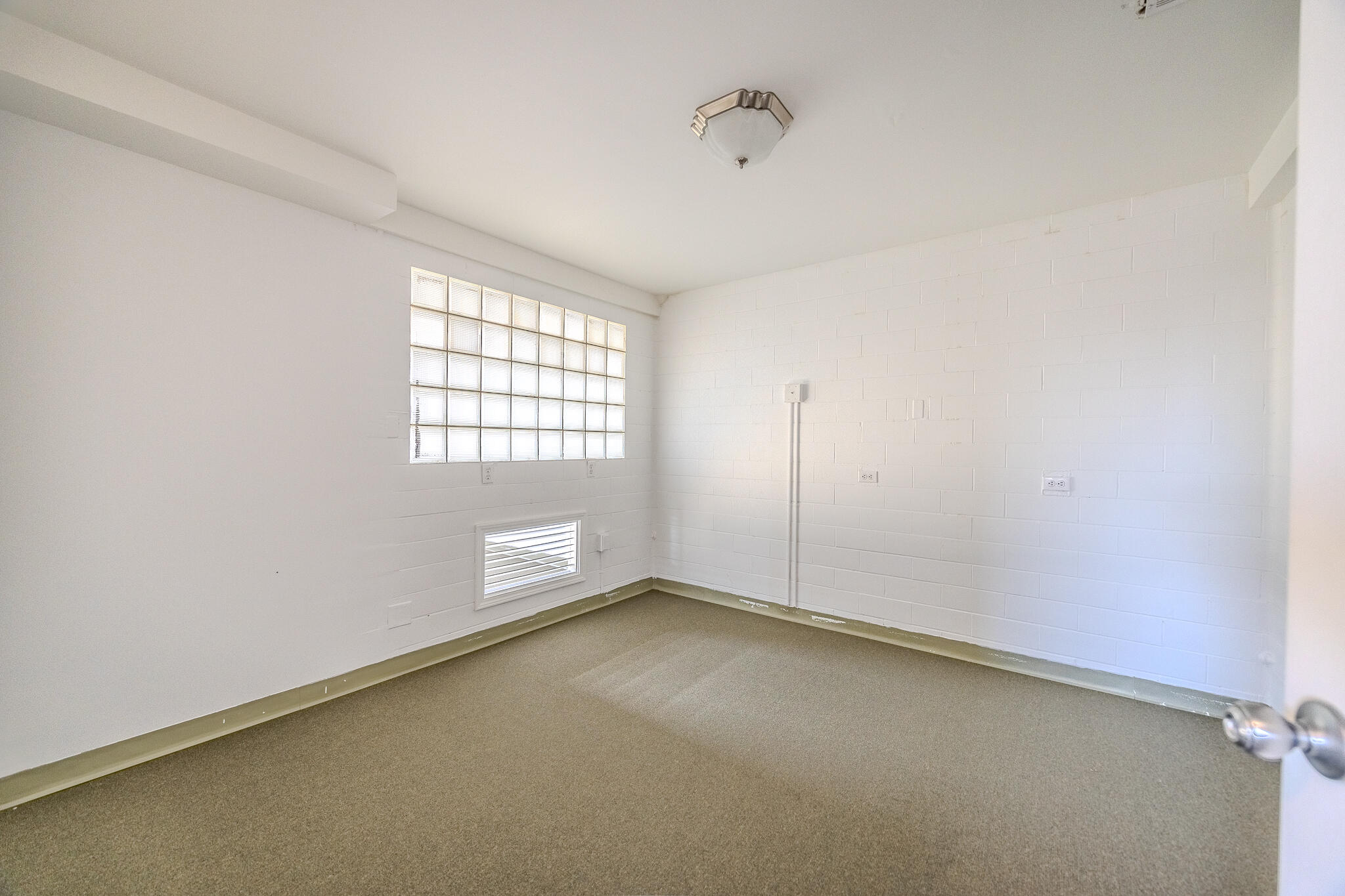 201 West Commercial Street Property Photo 53