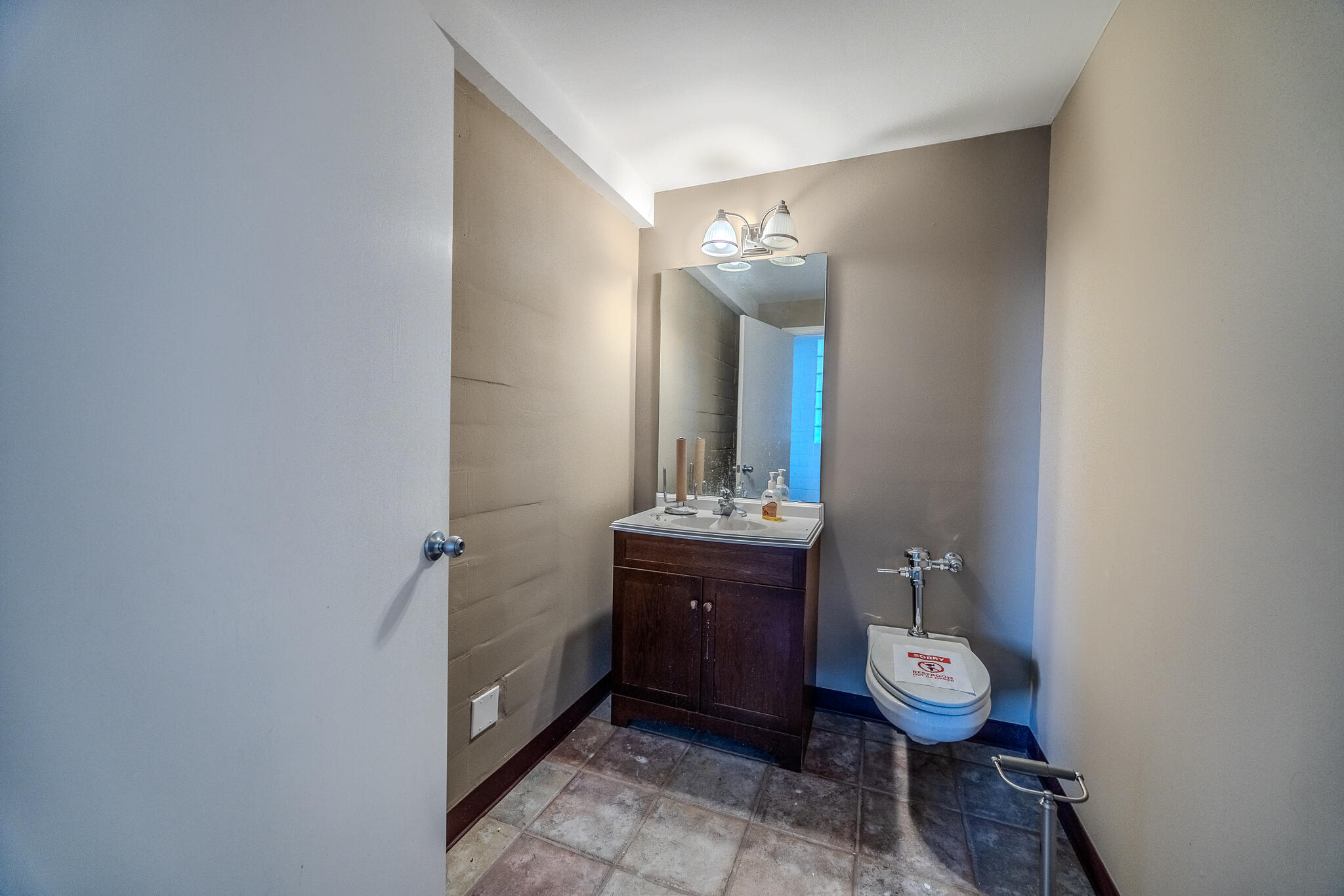 201 West Commercial Street Property Photo 56