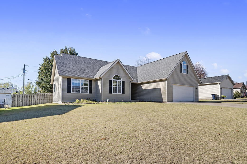 1820 Chickadee Drive Property Photo