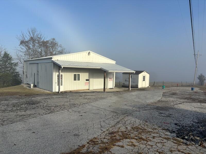 5715 East State Highway 76 Property Photo
