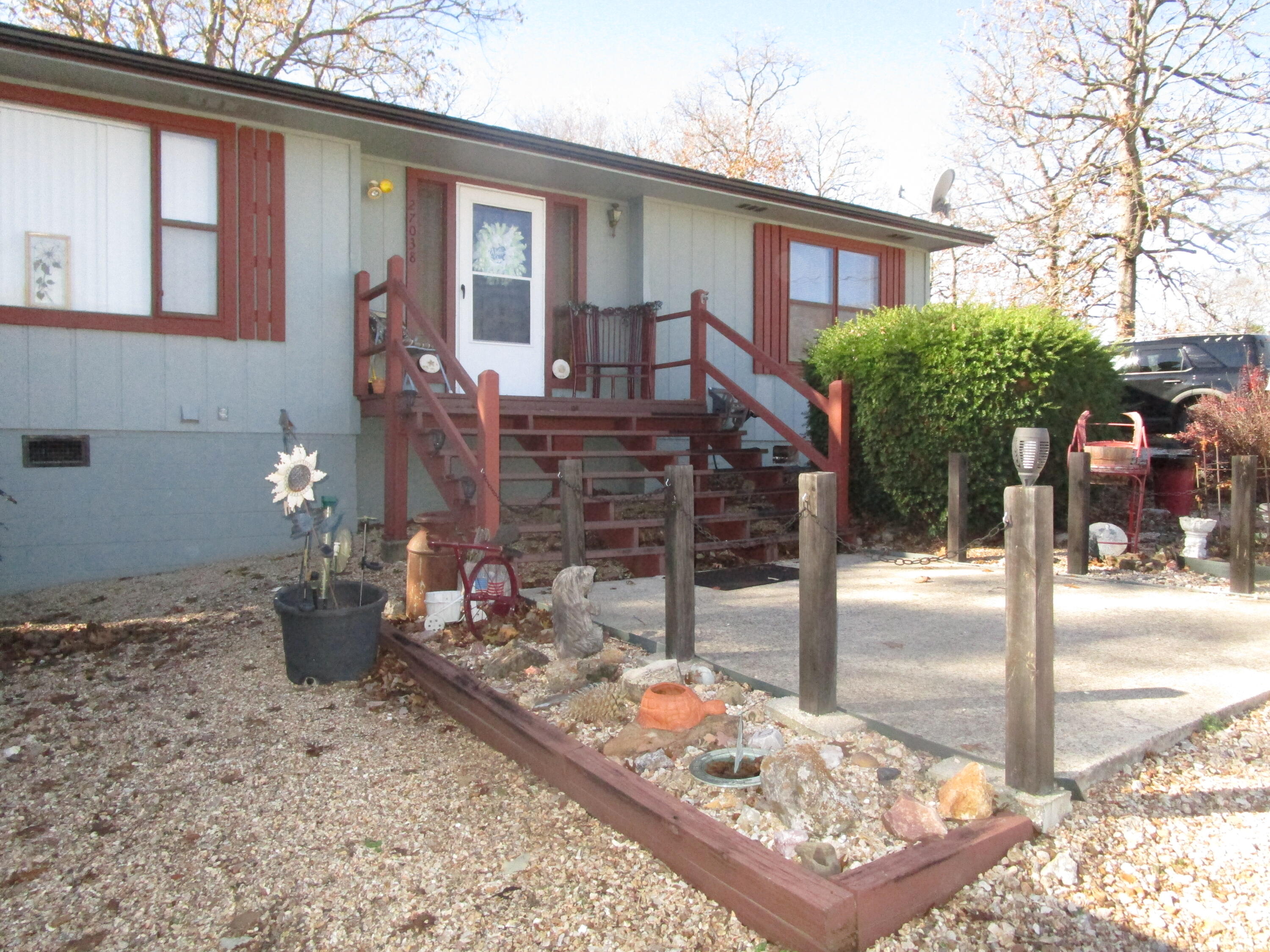 27038 Hickory Drive Property Photo 2