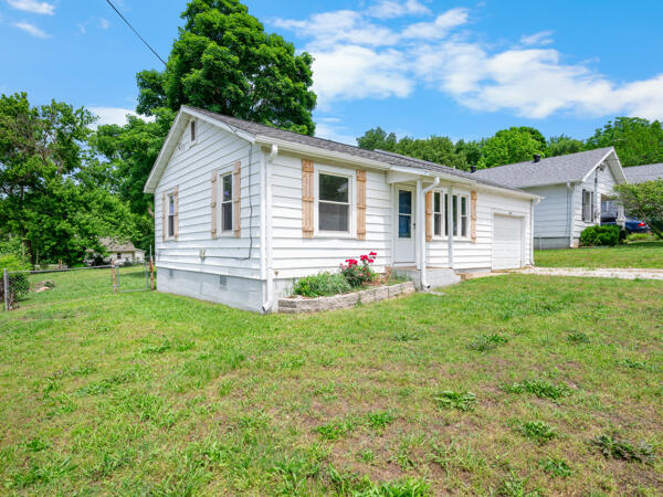 603 East Maupin Street Property Photo 3