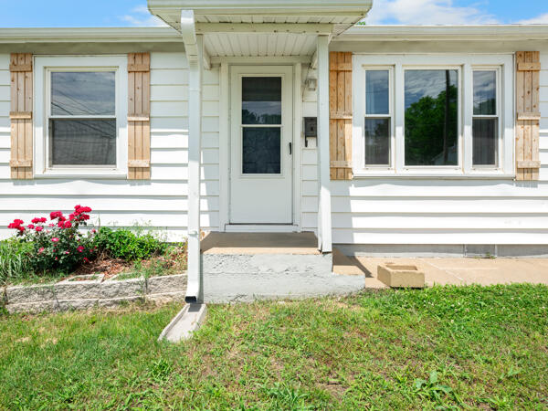 603 East Maupin Street Property Photo 5