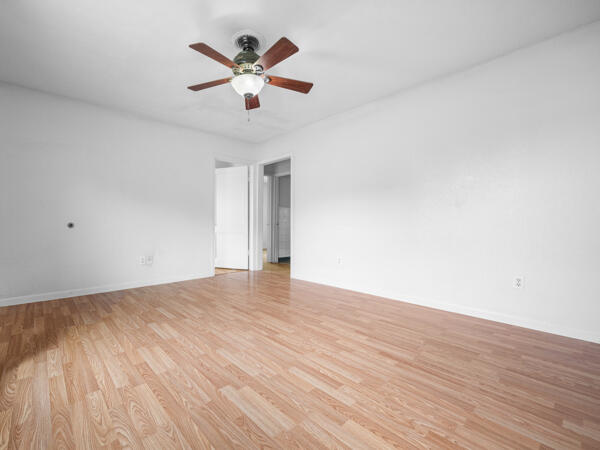603 East Maupin Street Property Photo 9
