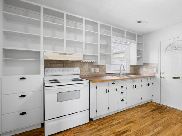 603 East Maupin Street Property Photo 12