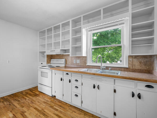 603 East Maupin Street Property Photo 13