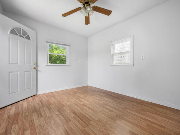 603 East Maupin Street Property Photo 33
