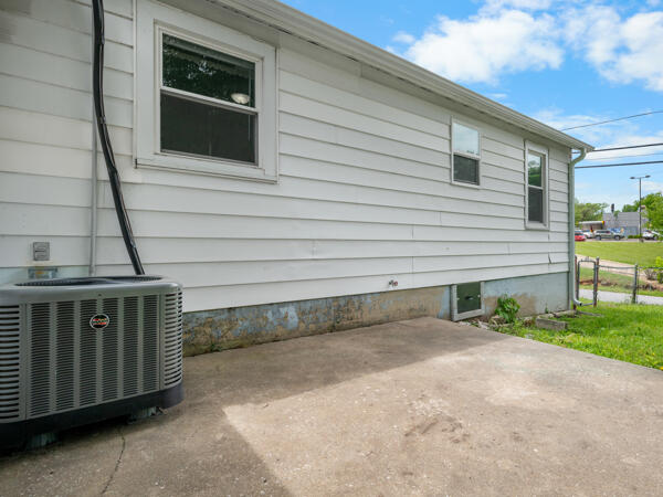 603 East Maupin Street Property Photo 37