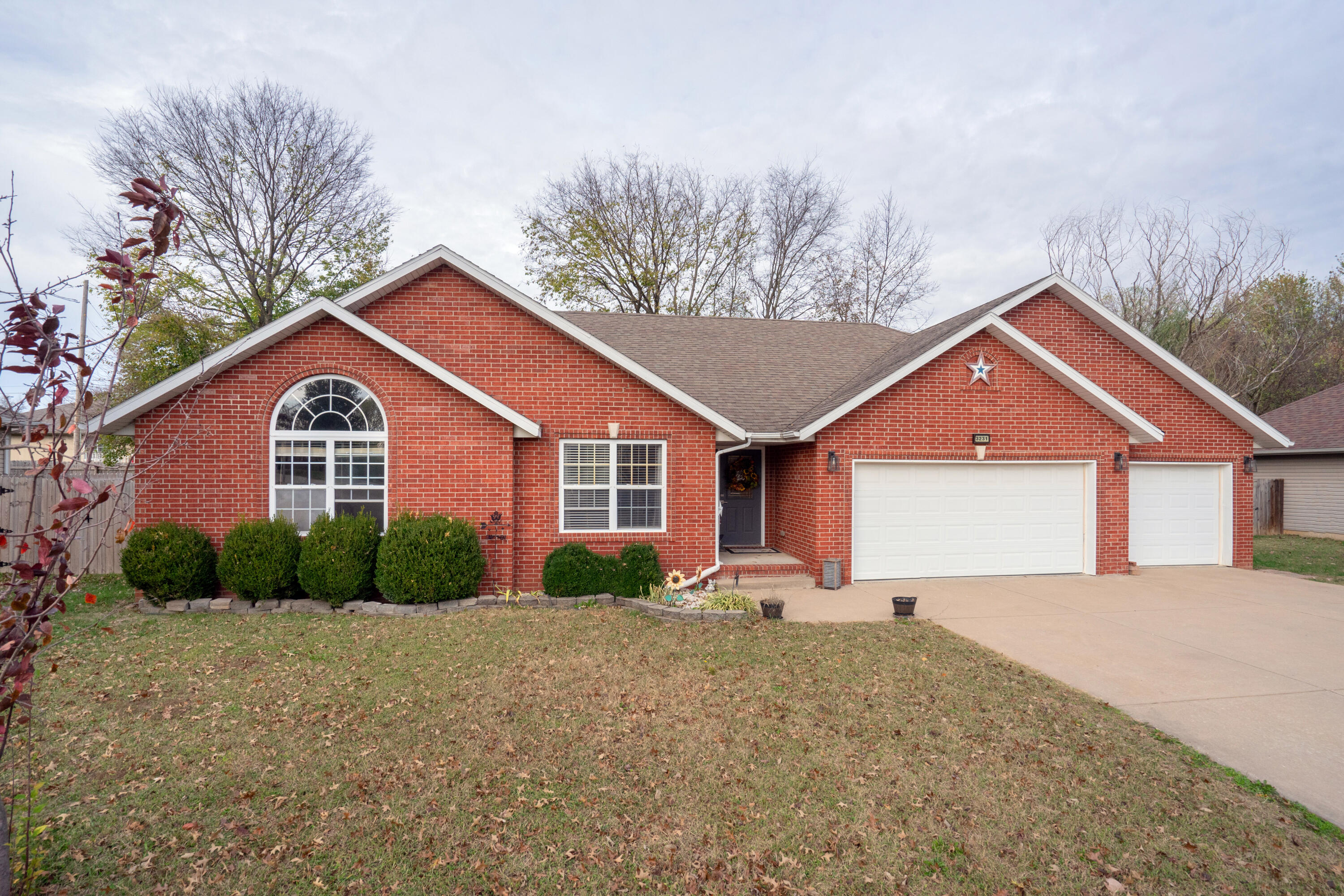 Golden Meadows Real Estate Listings Main Image