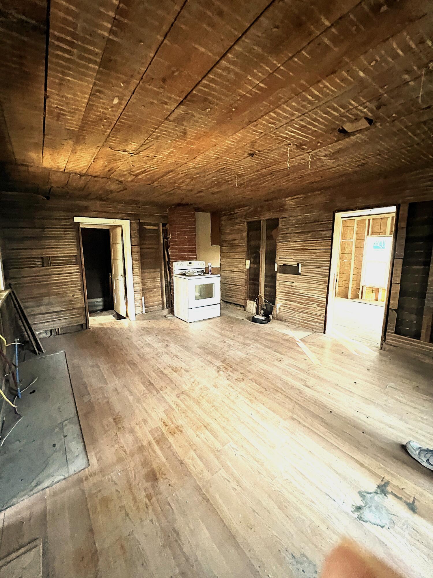 402 South Mansfield Road Property Photo 2