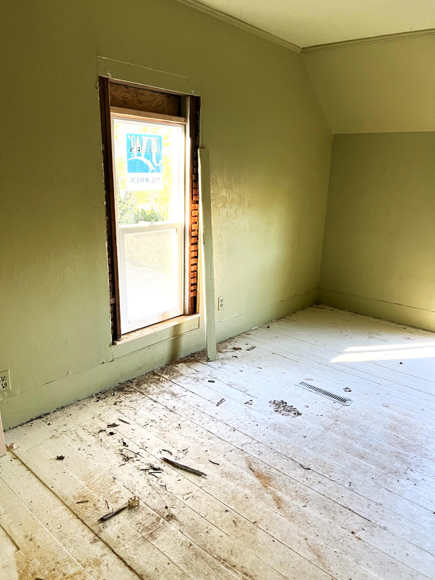 402 South Mansfield Road Property Photo 4