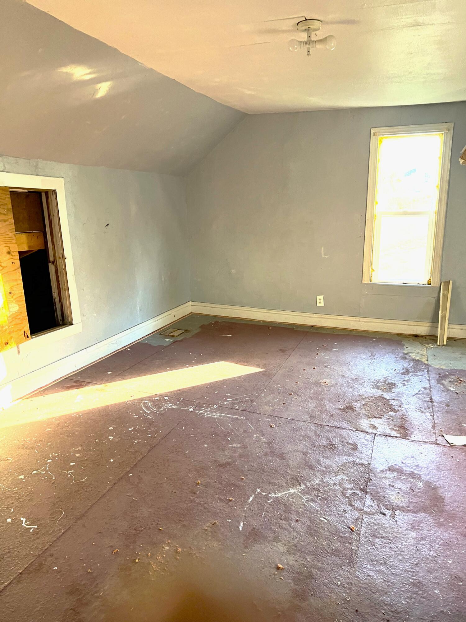 402 South Mansfield Road Property Photo 5