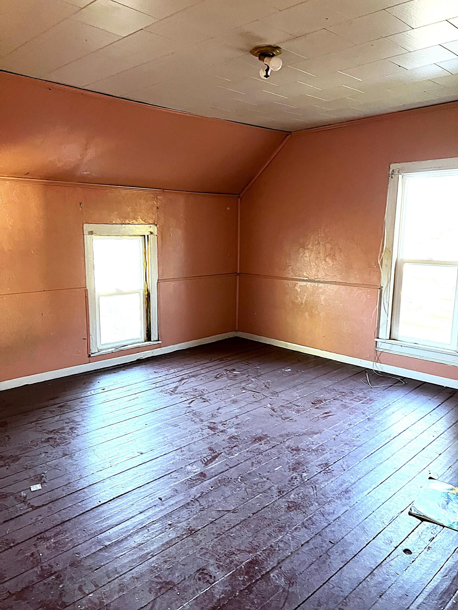 402 South Mansfield Road Property Photo 6