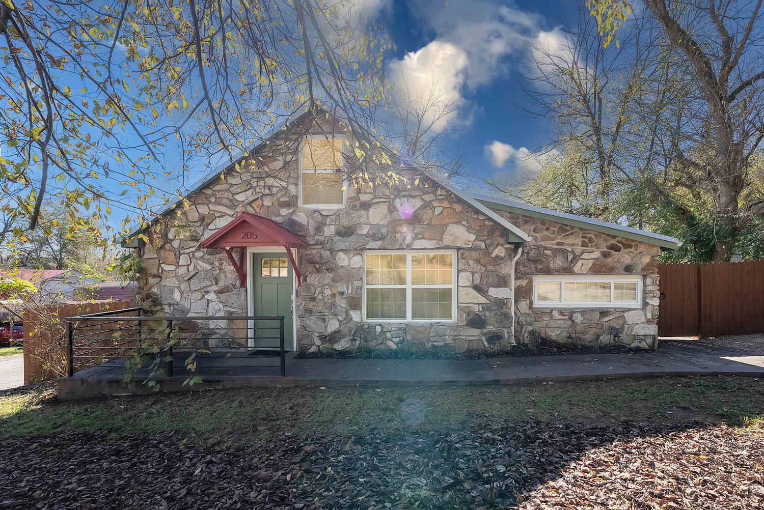 205 Grant Street Property Photo 1