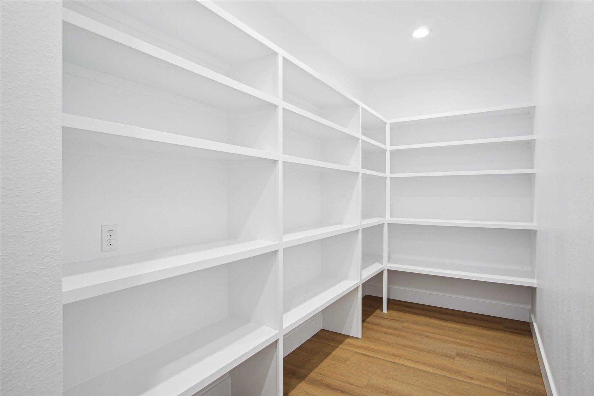 5914 South Holland Avenue Property Photo 18
