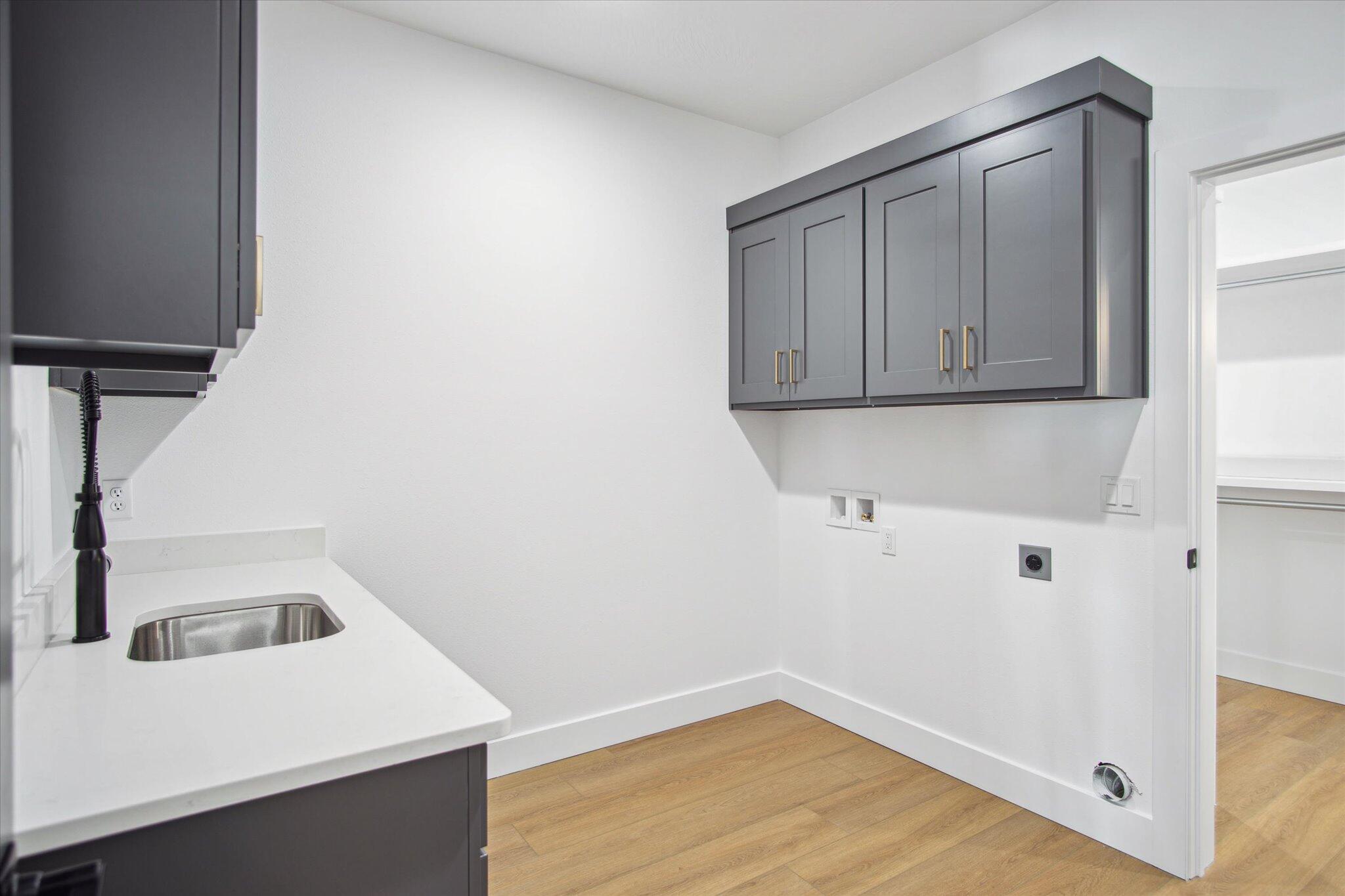 5914 South Holland Avenue Property Photo 33