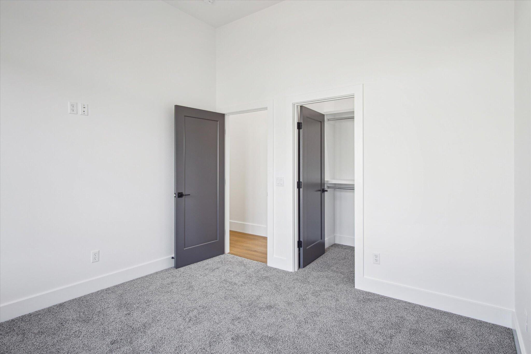 5914 South Holland Avenue Property Photo 38