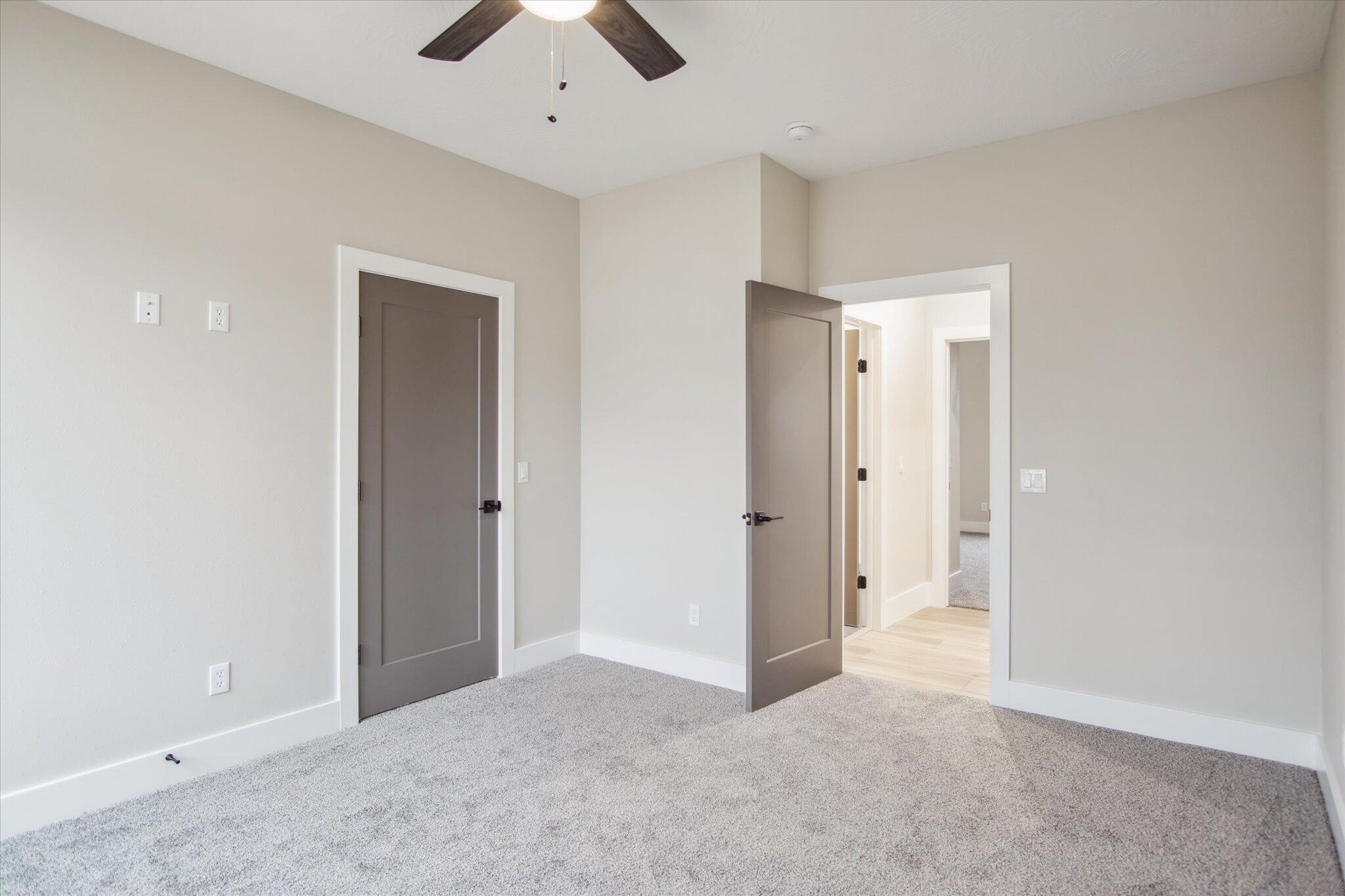 5922 South Holland Avenue Property Photo 39