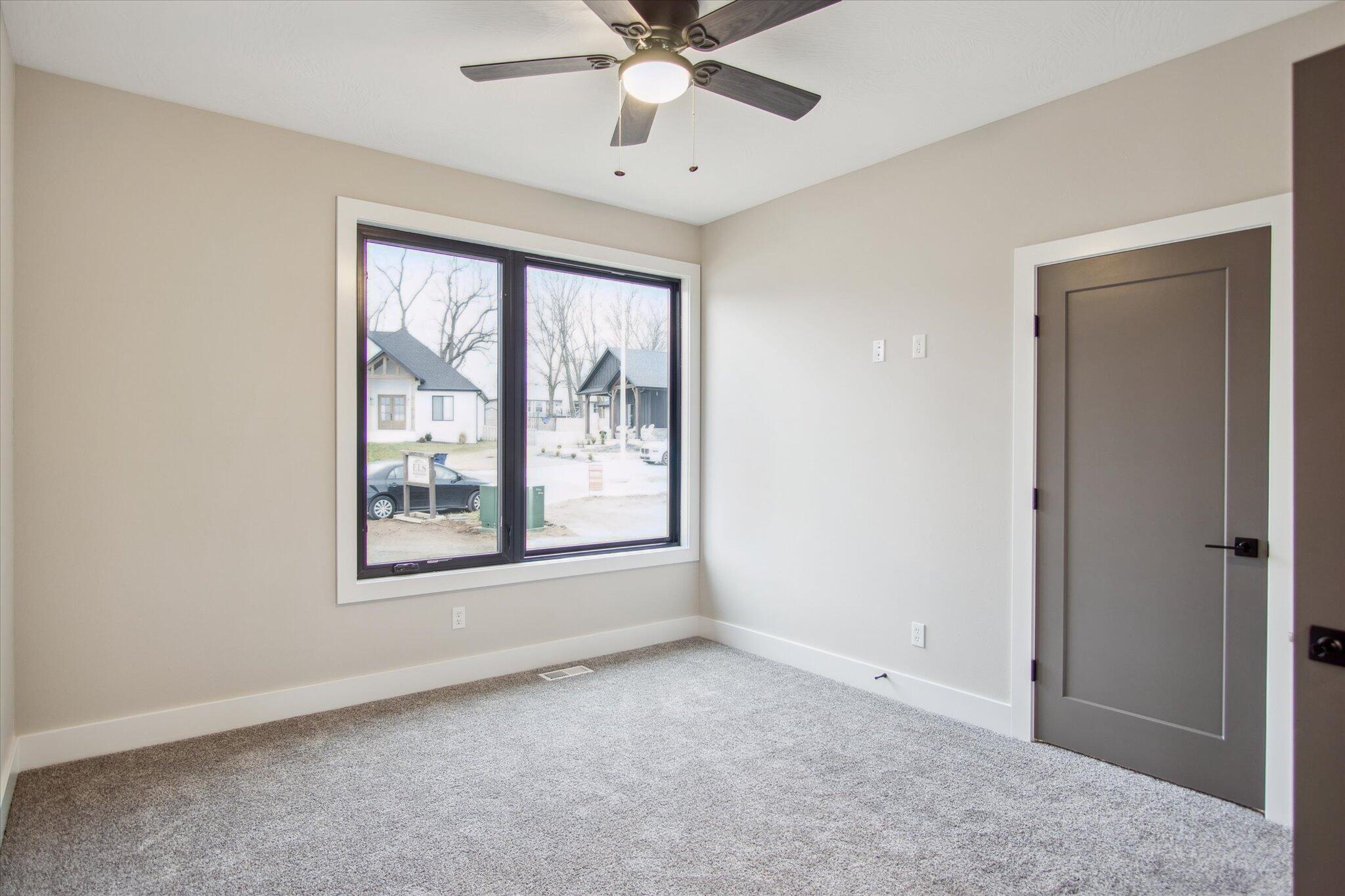 5922 South Holland Avenue Property Photo 40