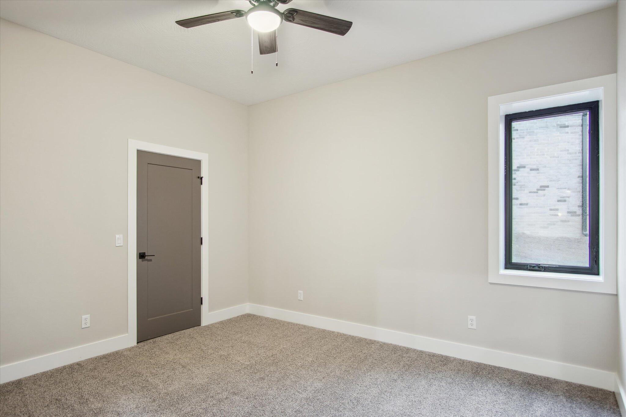 5922 South Holland Avenue Property Photo 49