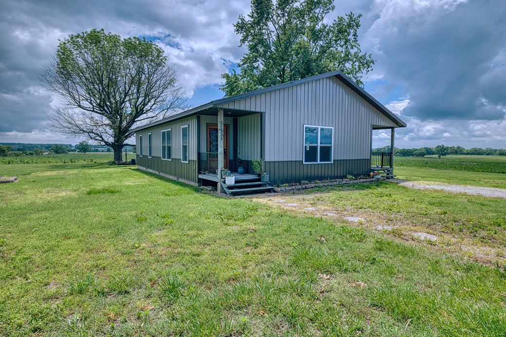 21333 Highway W Property Photo