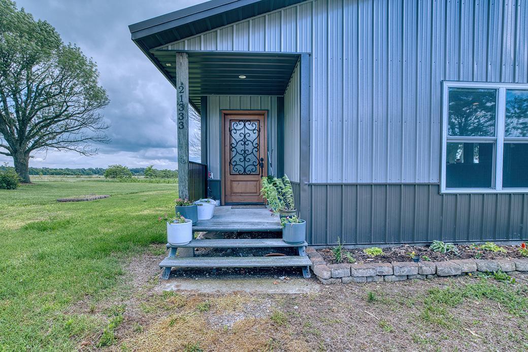 21333 Highway W Property Photo 2