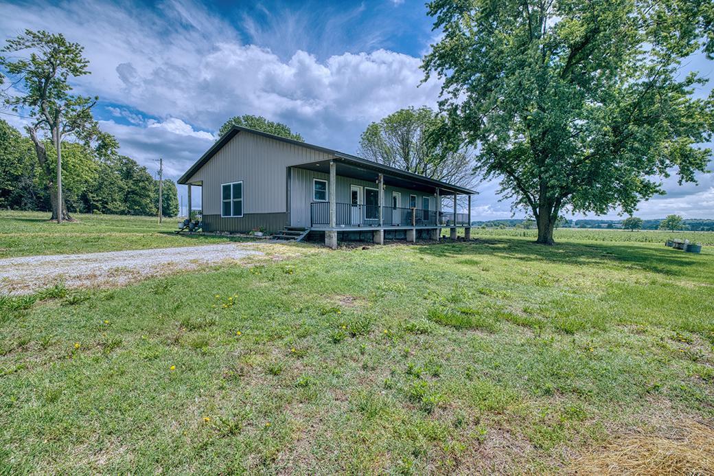 21333 Highway W Property Photo 3