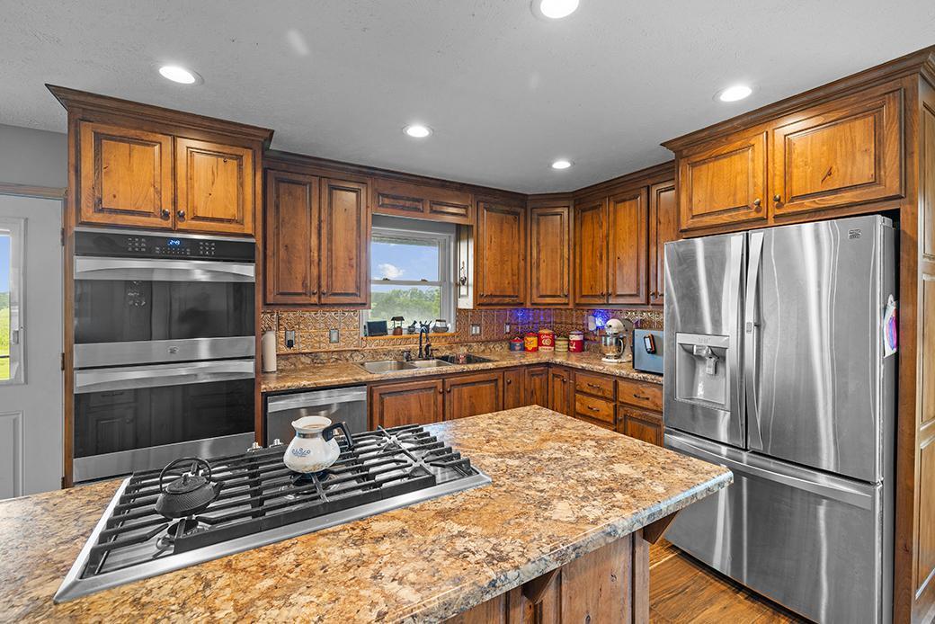 21333 Highway W Property Photo 8