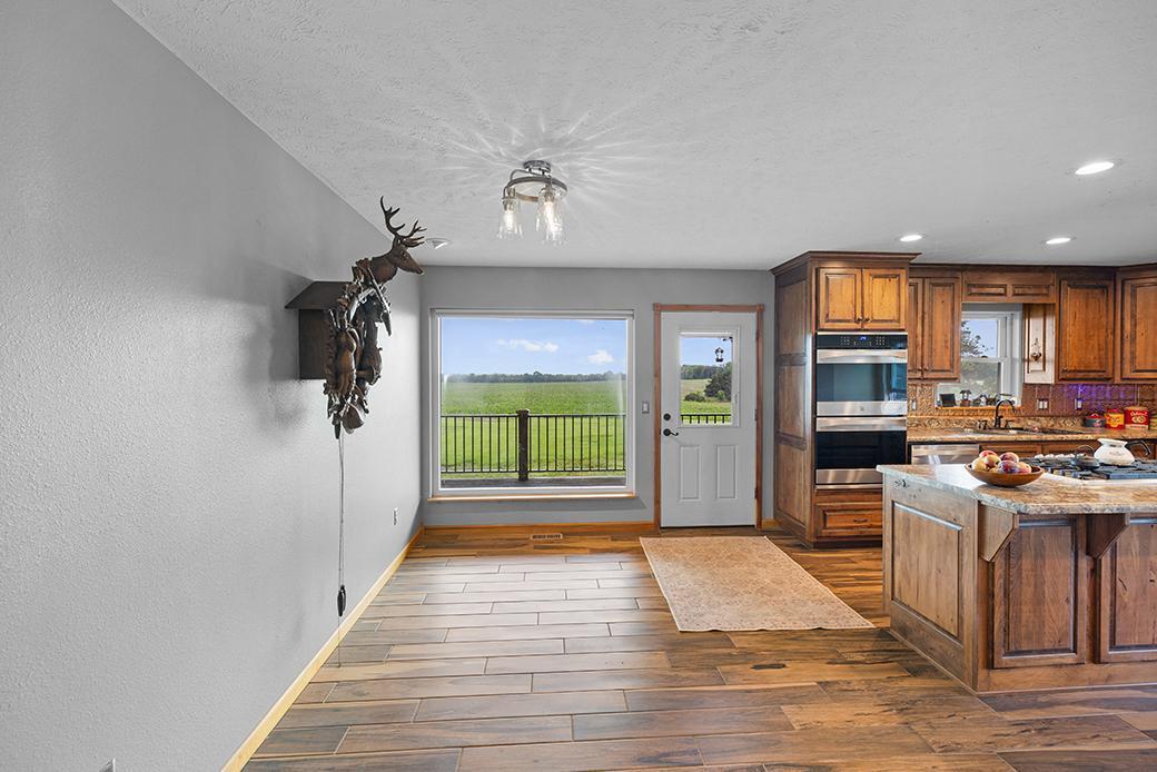 21333 Highway W Property Photo 10