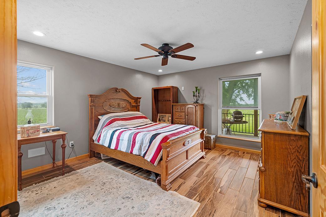 21333 Highway W Property Photo 12