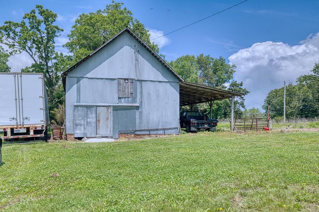 21333 Highway W Property Photo 23