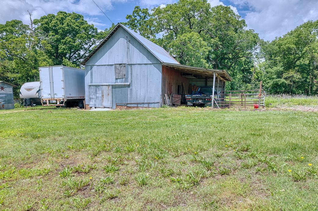 21333 Highway W Property Photo 24