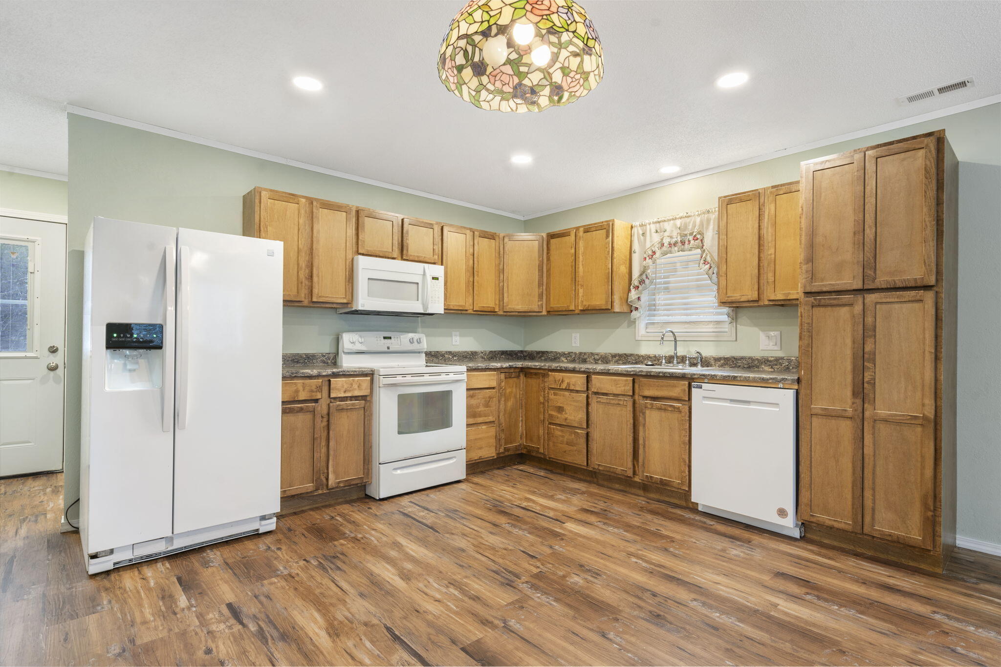 1259 Meadowview Road Property Photo 3