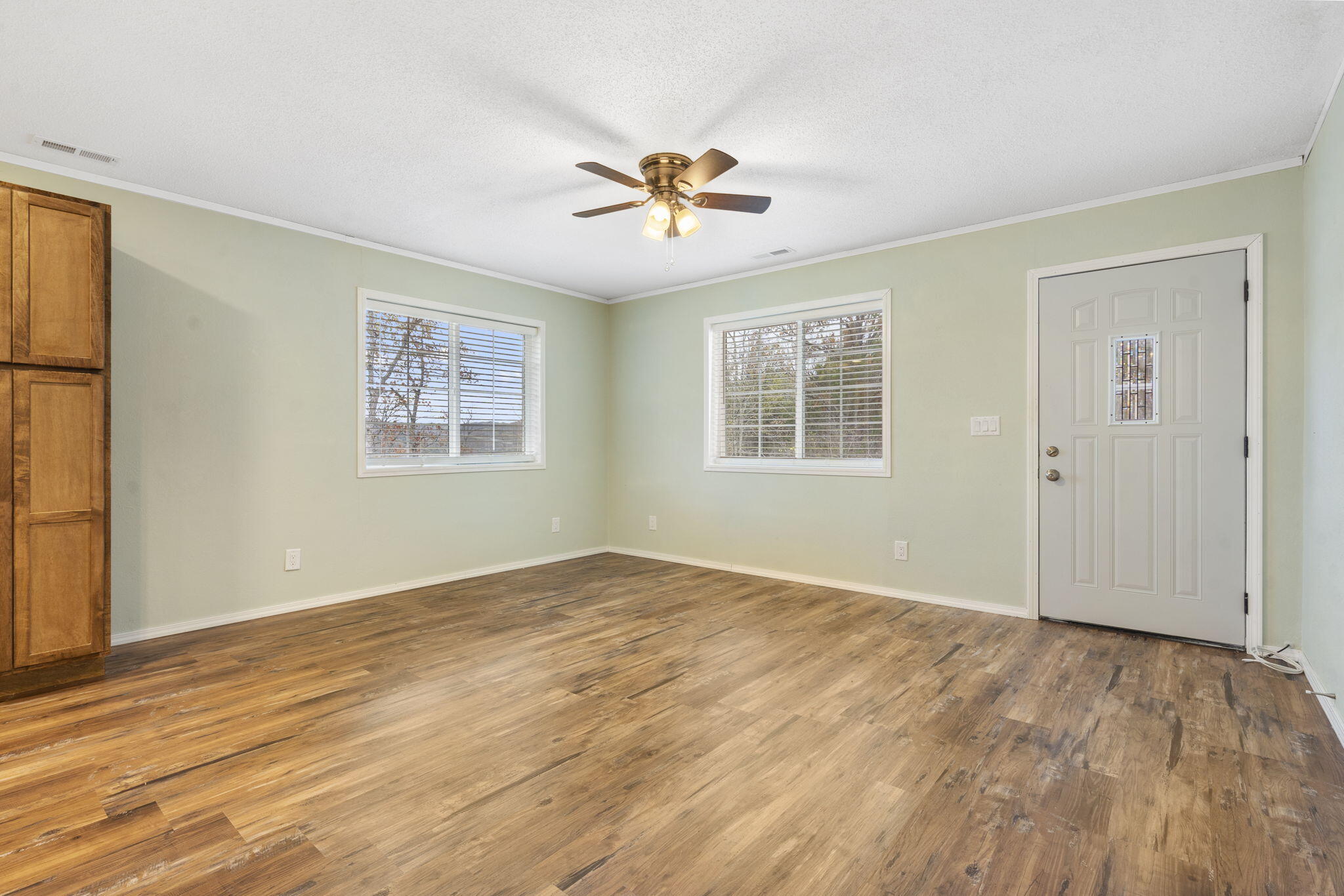 1259 Meadowview Road Property Photo 6