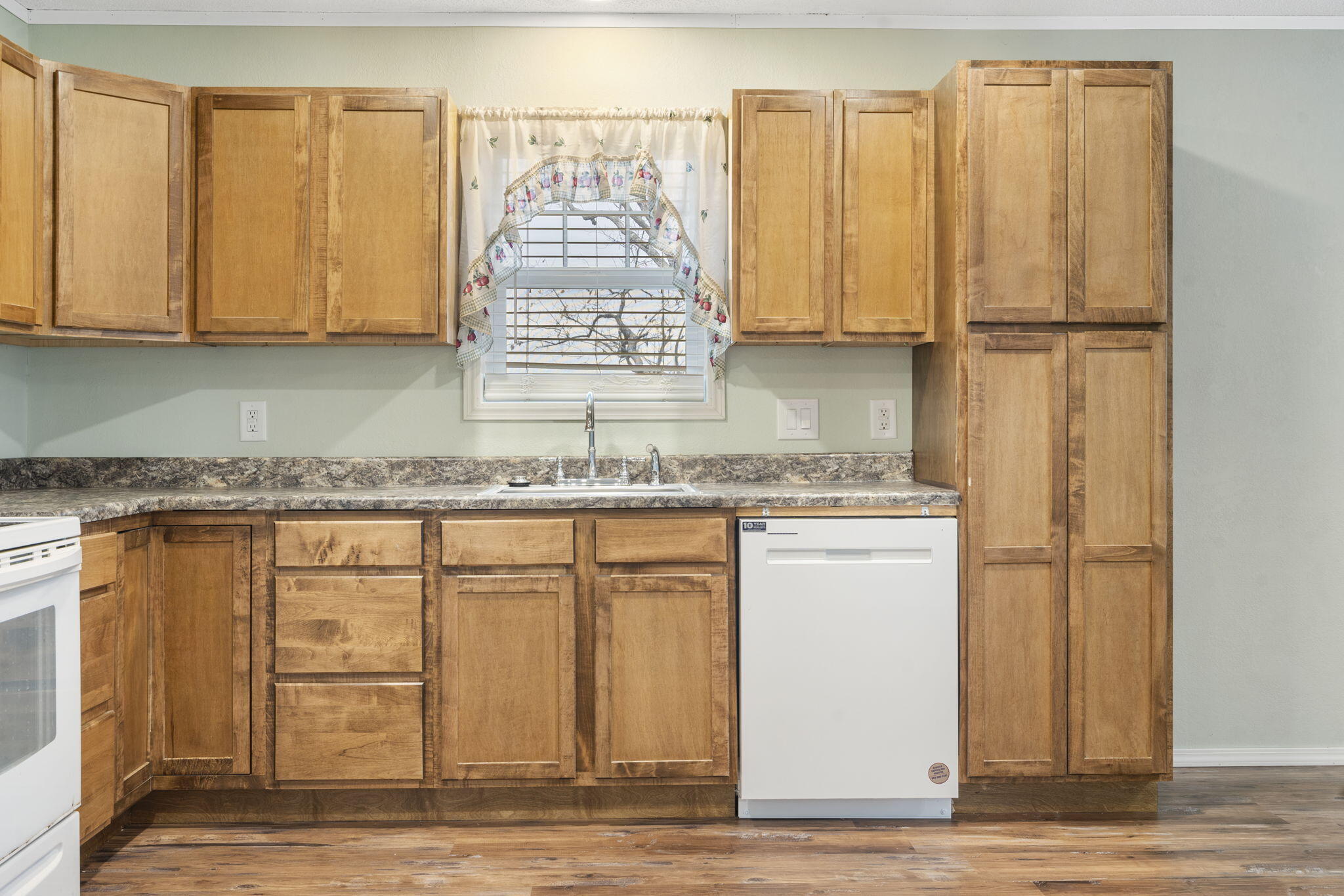 1259 Meadowview Road Property Photo 9