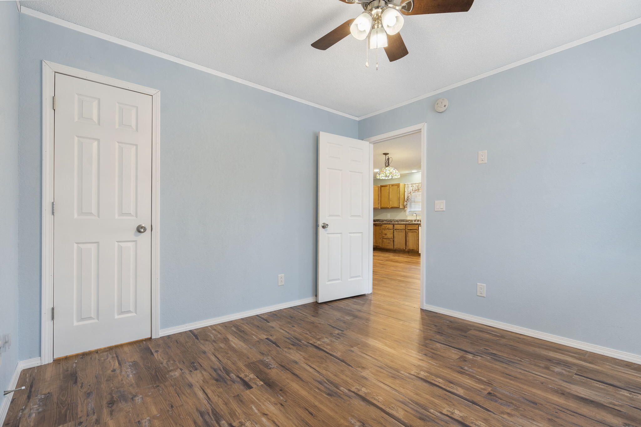 1259 Meadowview Road Property Photo 11