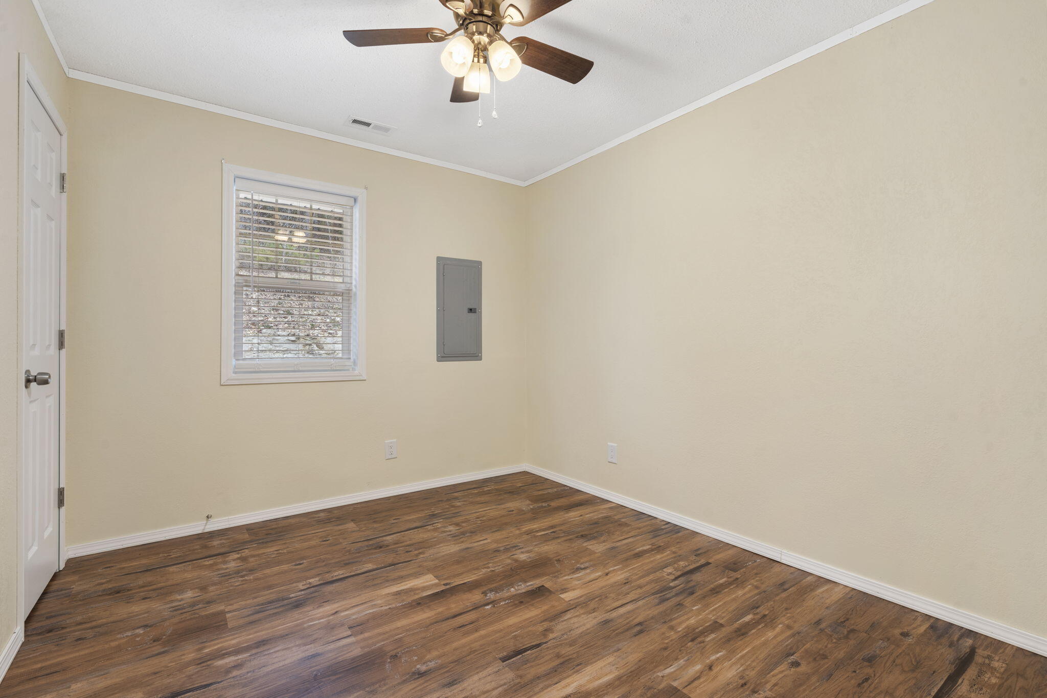 1259 Meadowview Road Property Photo 13