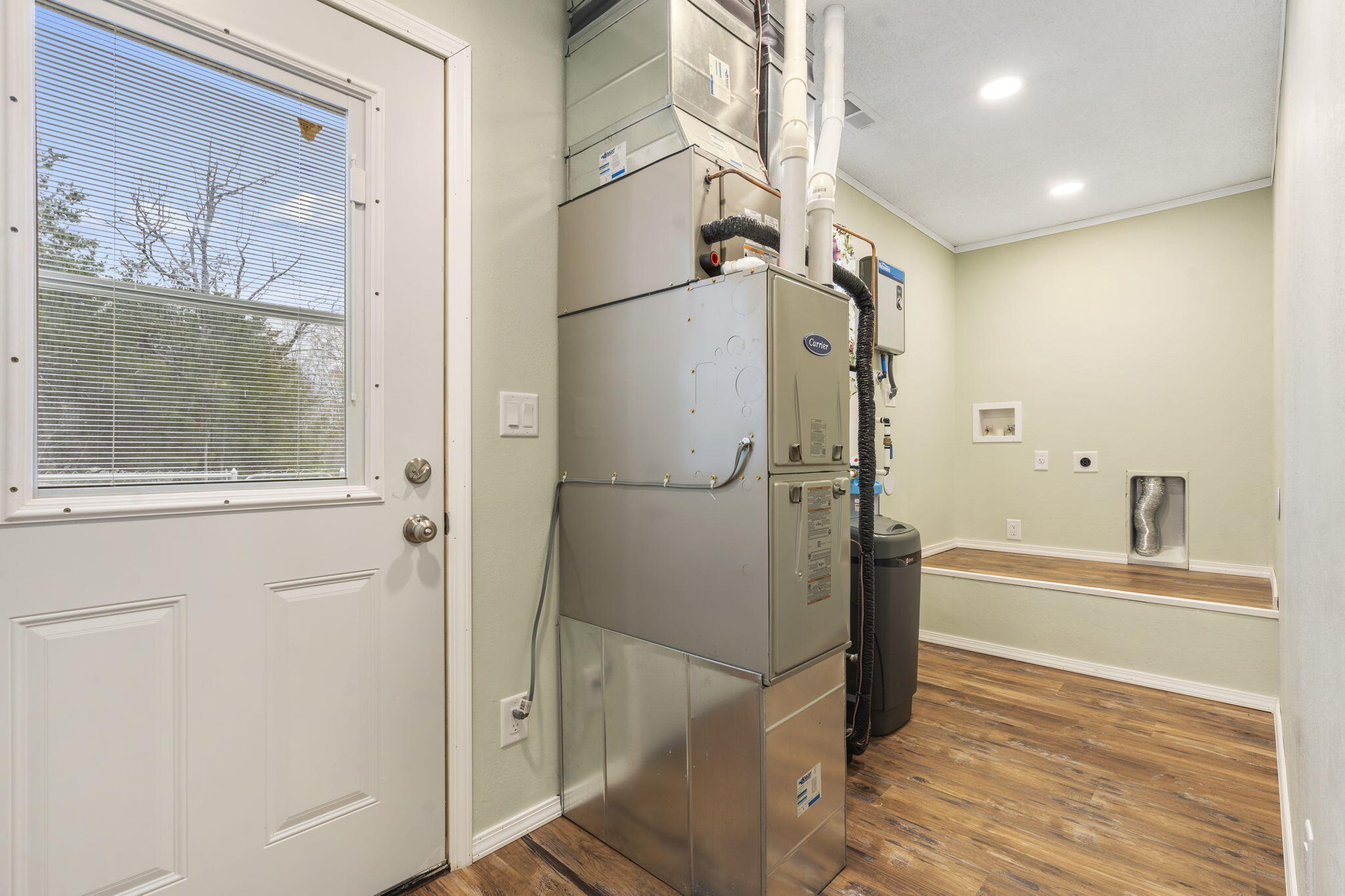 1259 Meadowview Road Property Photo 15