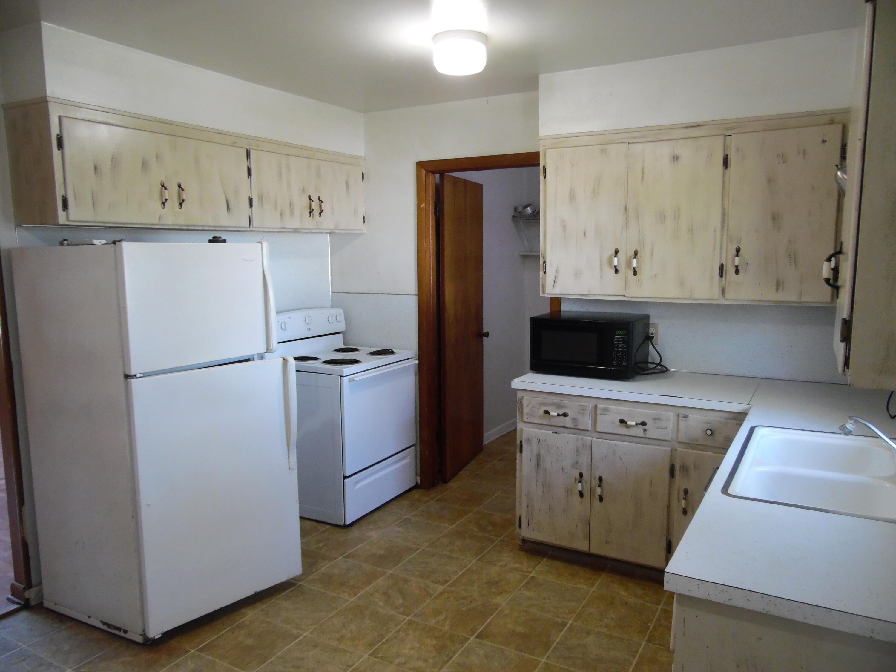 18905 West 1st Avenue Property Photo 5