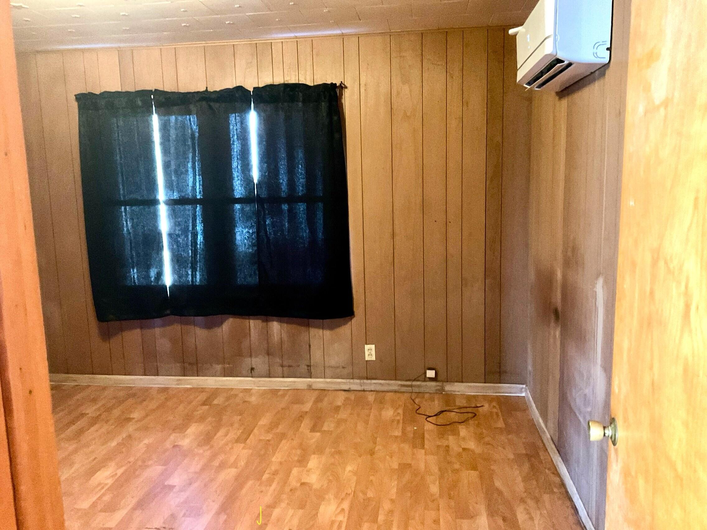 18905 West 1st Avenue Property Photo 8