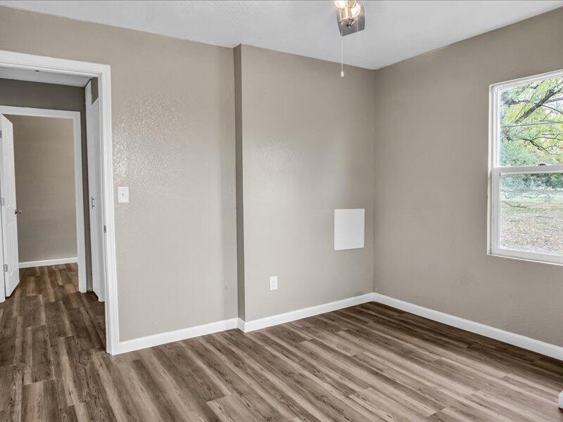 950 South New Avenue Property Photo 12
